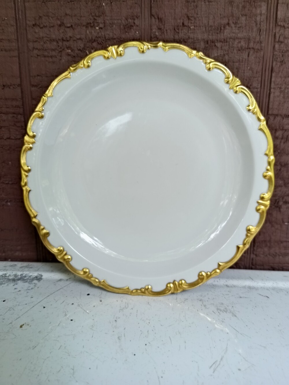 8" White/Gold Salad/Desert Plate